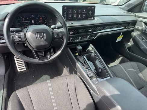 Used 2025 Honda Accord Sport image 7