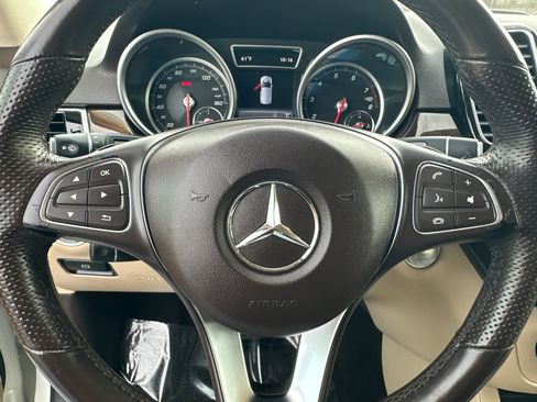 Used 2019 Mercedes-Benz GLE 400 4MATIC image 24