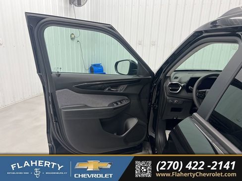 Used 2025 Chevrolet TrailBlazer LT image 8
