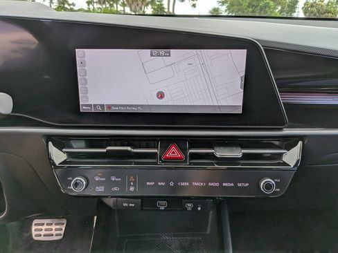 Certified 2023 Kia Niro Wave FWD image 23