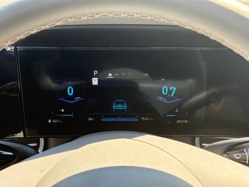 Used 2025 Hyundai Elantra SEL FWD image 41
