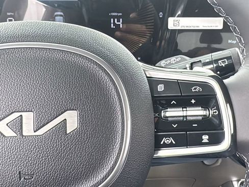 New 2026 Kia Carnival LXS image 23