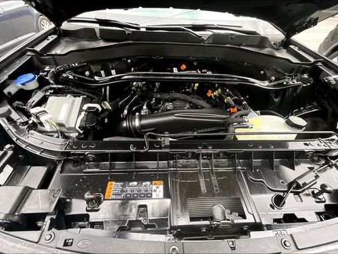 Used 2025 Ford Explorer ST-Line image 9