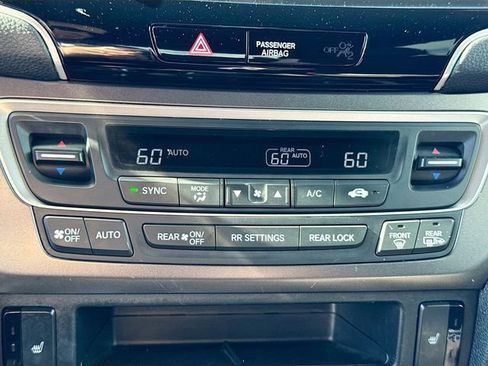 Used 2022 Honda Pilot Sport image 15