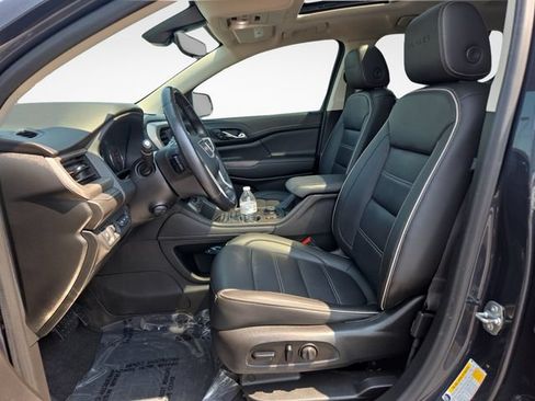 Used 2021 GMC Acadia Denali w/ Denali Technology Package FWD image 17