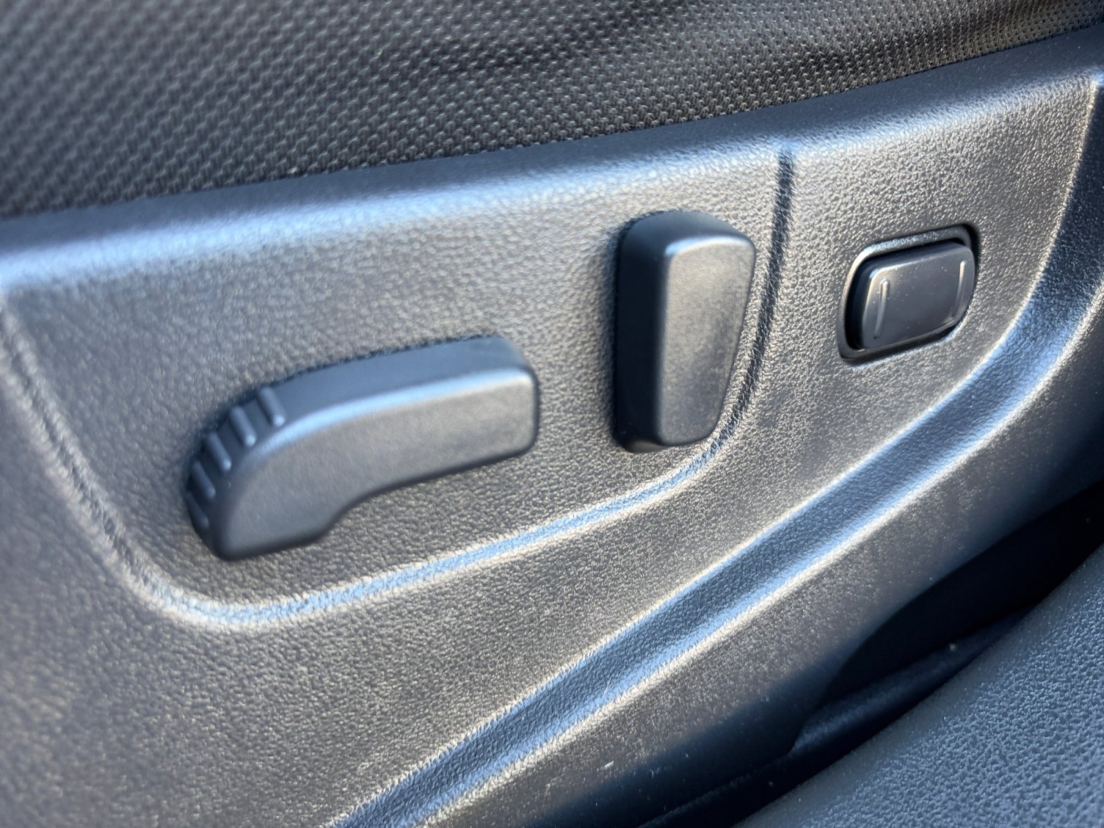 Used 2013 Nissan Rogue SV FWD image 14