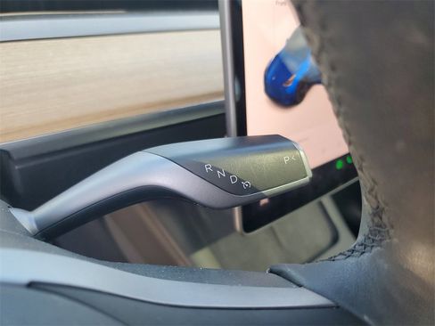 Used 2022 Tesla Model Y Long Range image 28