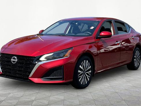 Used 2023 Nissan Altima 2.5 SV image 3