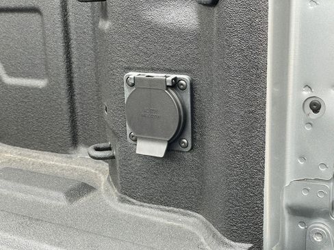 Used 2025 Chevrolet Silverado 1500 LT image 49