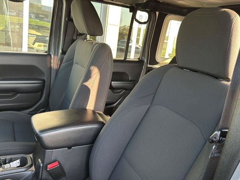 Used 2021 Jeep Wrangler Unlimited Sport AWD/4WD image 28