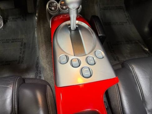 Used 2004 Chevrolet SSR w/ Preferred Equipment Group RWD image 17