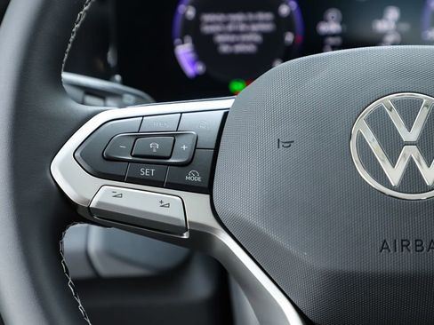 New 2026 Volkswagen Tiguan SE image 21