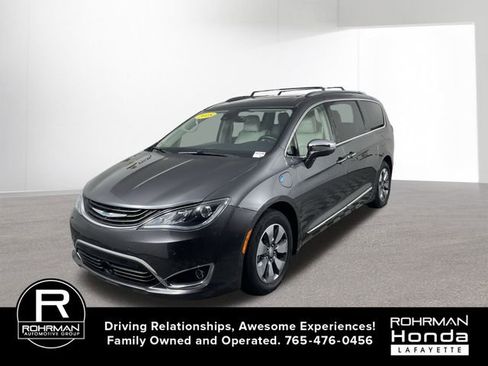 Used 2018 Chrysler Pacifica Limited w/ Advanced Safetytec Group image 11