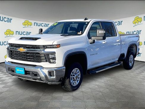 Used 2024 Chevrolet Silverado 2500 LT image 3