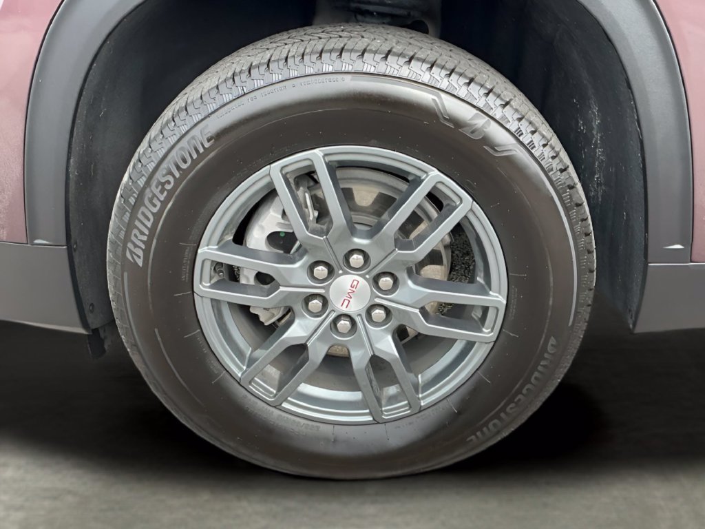 Used 2025 GMC Acadia Elevation FWD image 17