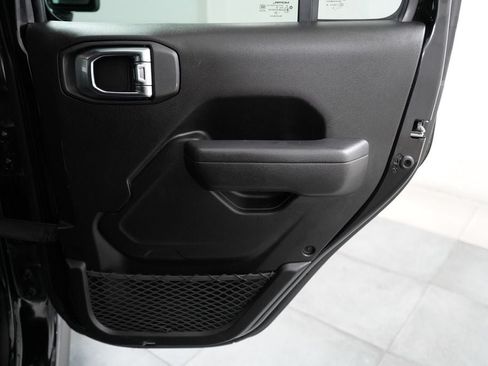 Used 2025 Jeep Wrangler Unlimited Sport AWD/4WD image 17