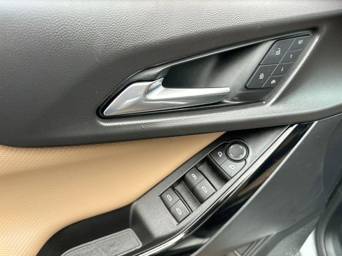 Used 2025 Chevrolet Equinox ACTIV w/ Safety and Technology Package image 13