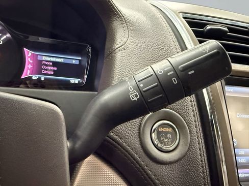 Used 2012 Lincoln MKX AWD image 22