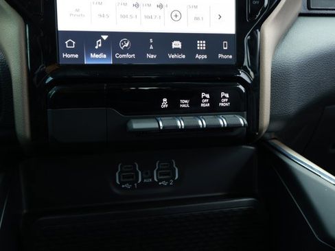 Certified 2022 RAM 1500 Laramie image 19