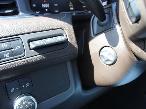 Used 2022 GMC Yukon Denali image 30