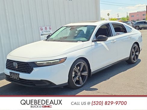 Used 2025 Honda Accord Sport image 3