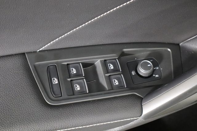 Used 2024 Volkswagen Tiguan SE R-Line AWD/4WD image 21