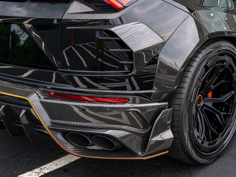 Used 2022 Lamborghini Urus AWD/4WD image 17