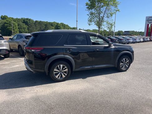 Used 2022 Nissan Pathfinder SL FWD image 5