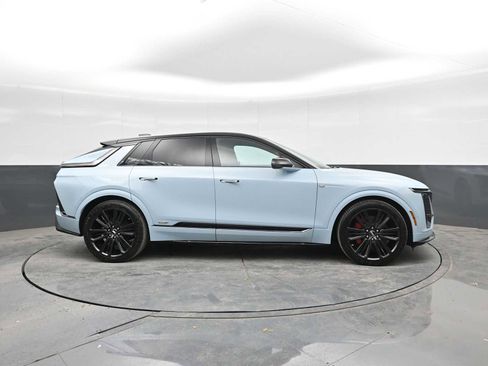 New 2026 Cadillac Lyriq V image 8