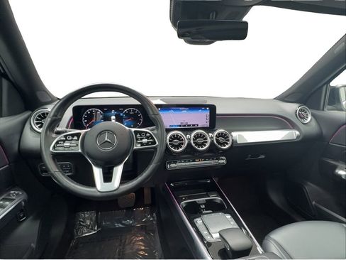 Used 2022 Mercedes-Benz GLB 250 4MATIC w/ Premium Package Lite image 32