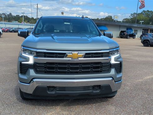 Used 2025 Chevrolet Silverado 1500 LT image 2
