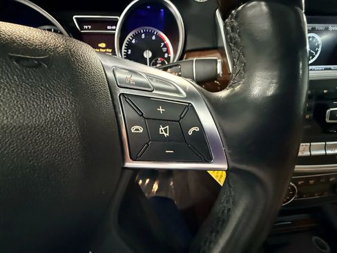 Used 2013 Mercedes-Benz GL 550 4MATIC w/ On/Off-Road Pkg image 20