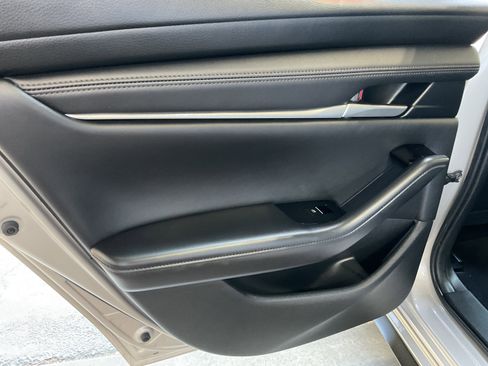 Used 2024 MAZDA MAZDA3 s FWD image 30