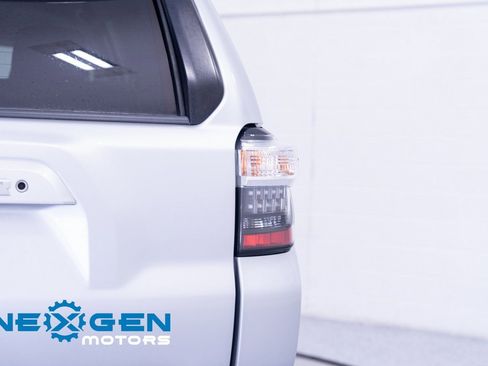 Used 2020 Toyota 4Runner SR5 AWD/4WD image 53
