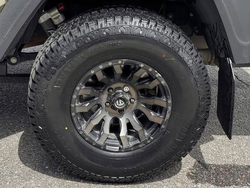 Used 2020 Jeep Gladiator Mojave AWD/4WD image 11