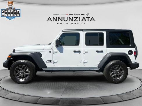 Used 2025 Jeep Wrangler Unlimited Sport AWD/4WD image 2