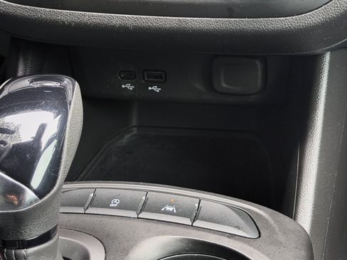 Used 2025 Buick Envista Preferred w/ Convenience I Package FWD image 22