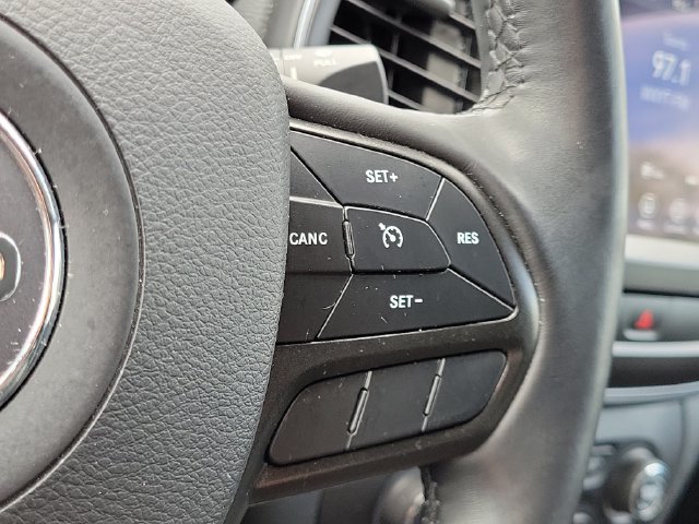 Used 2019 Jeep Cherokee Trailhawk w/ Cold Weather Group AWD/4WD image 12