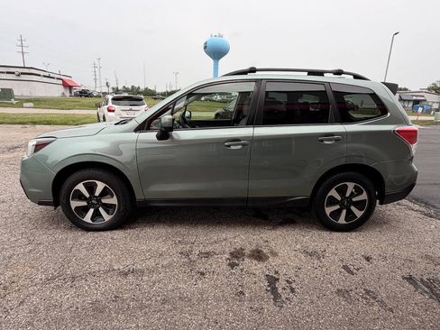 Used 2018 Subaru Forester 2.5i Premium AWD/4WD image 7
