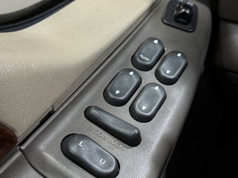 Used 2001 Ford Excursion Limited image 47