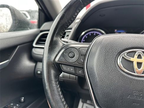 Used 2020 Toyota Camry SE image 23