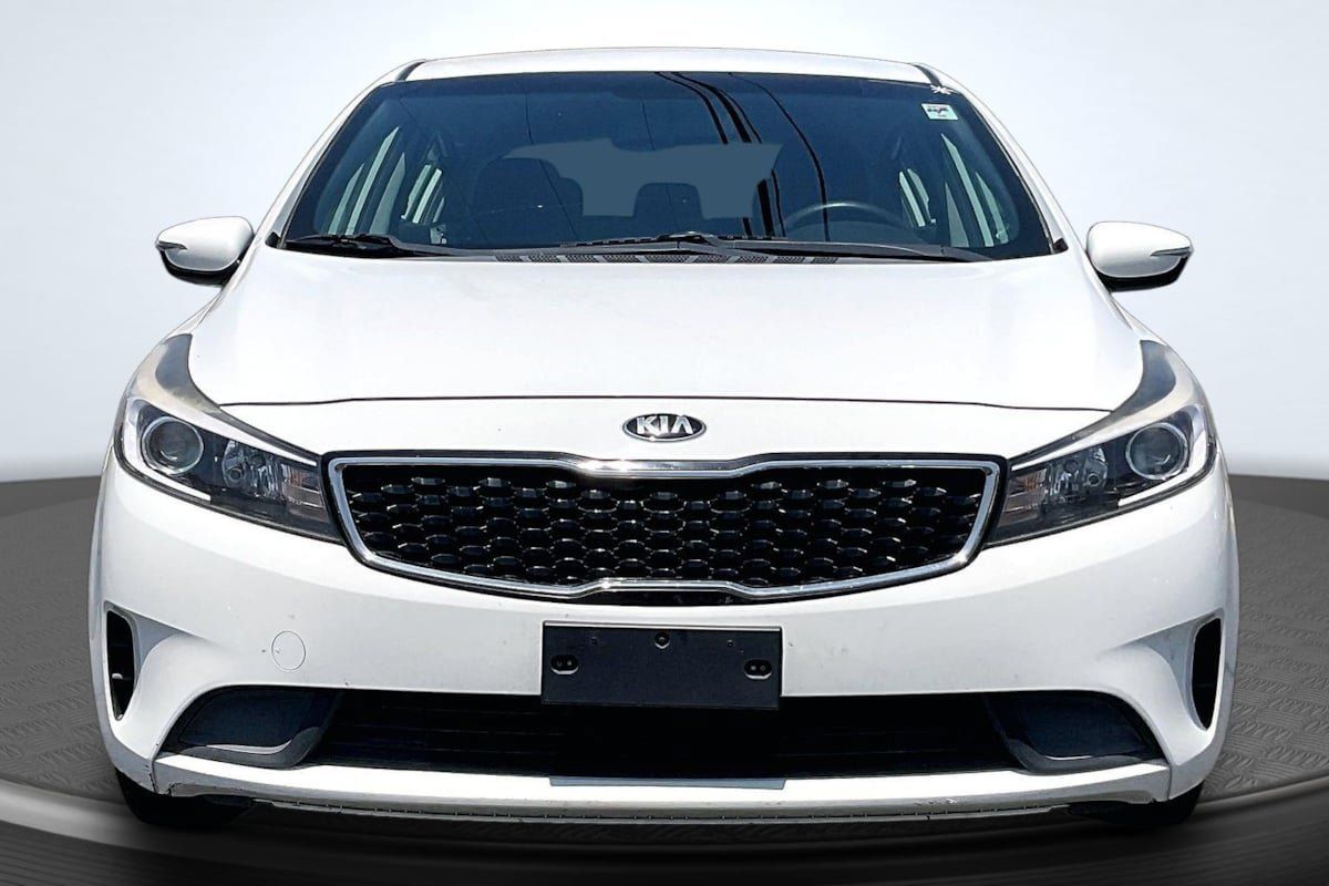 Used 2017 Kia Forte LX FWD image 3