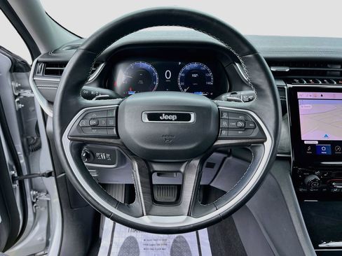 Used 2021 Jeep Grand Cherokee L Limited RWD image 11