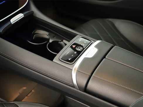 Used 2024 Mercedes-Benz EQE 500 4MATIC Sedan w/ AMG Line Exterior Package image 17