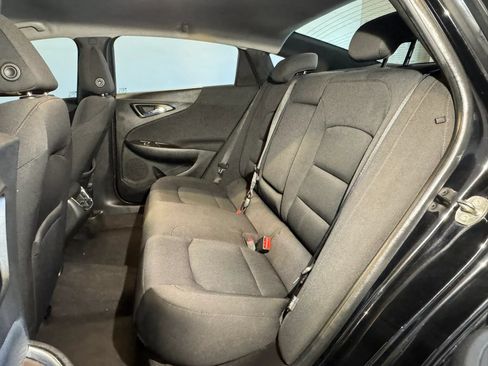 Used 2017 Chevrolet Malibu LT FWD image 22