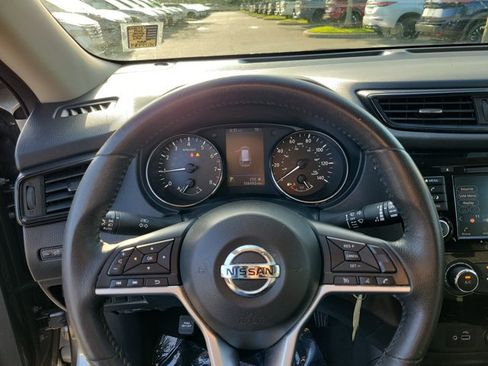 Used 2019 Nissan Rogue S w/ Special Edition Package FWD image 24