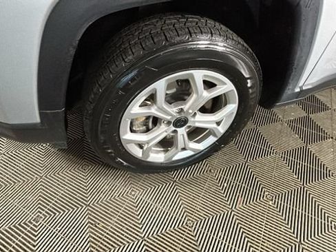 Used 2025 Jeep Compass Sport AWD/4WD image 9