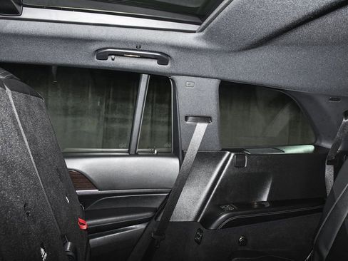 Used 2025 Mercedes-Benz GLS 450 4MATIC image 63