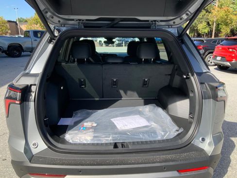 New 2026 Chevrolet Equinox LT w/ Convenience Package II image 31