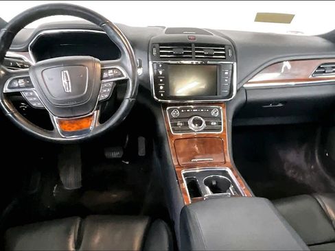 Used 2018 Lincoln Continental Reserve w/ Continental Climate Package image 15